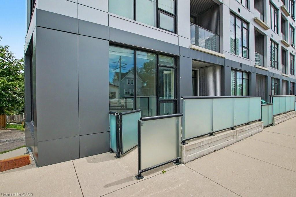 690 King Street W 101