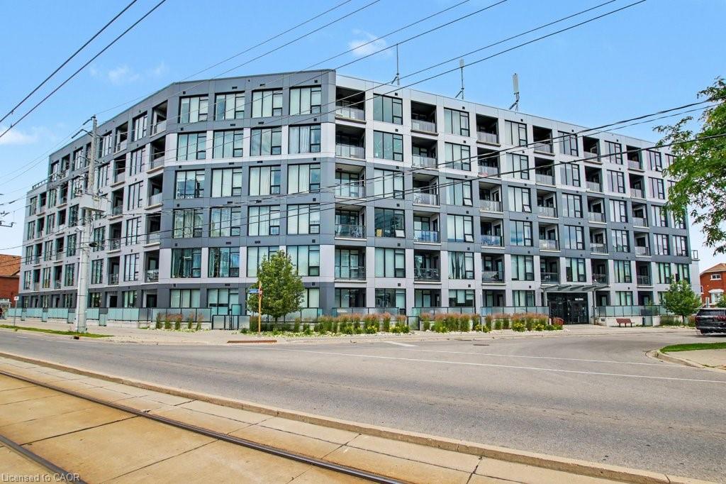 690 King Street W 101