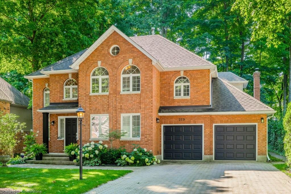 219 Corrie Crescent