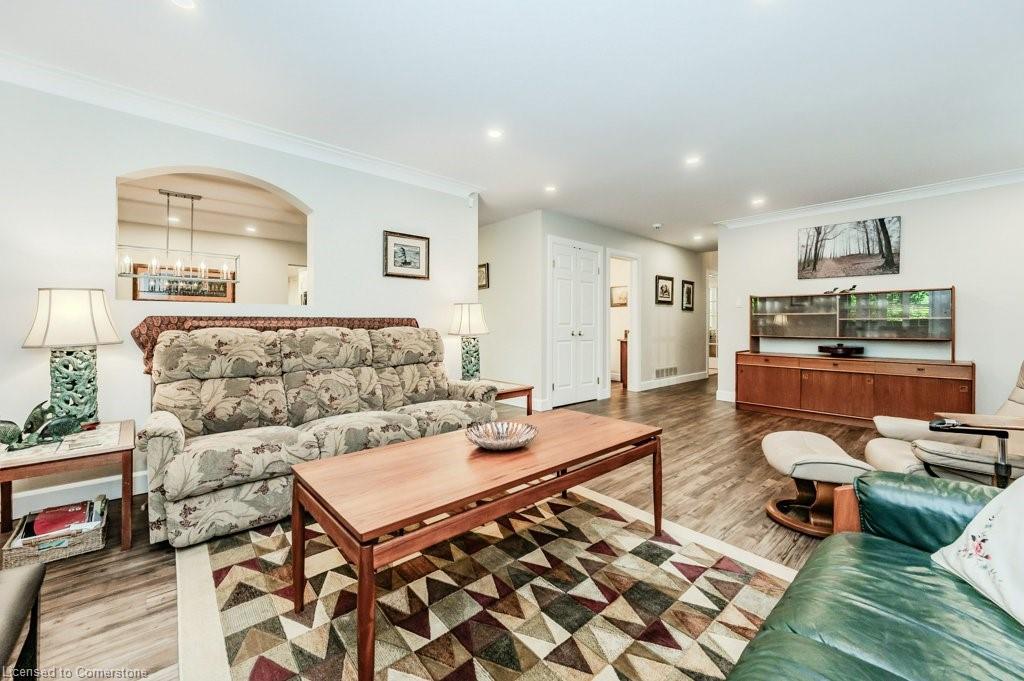 219 Corrie Crescent