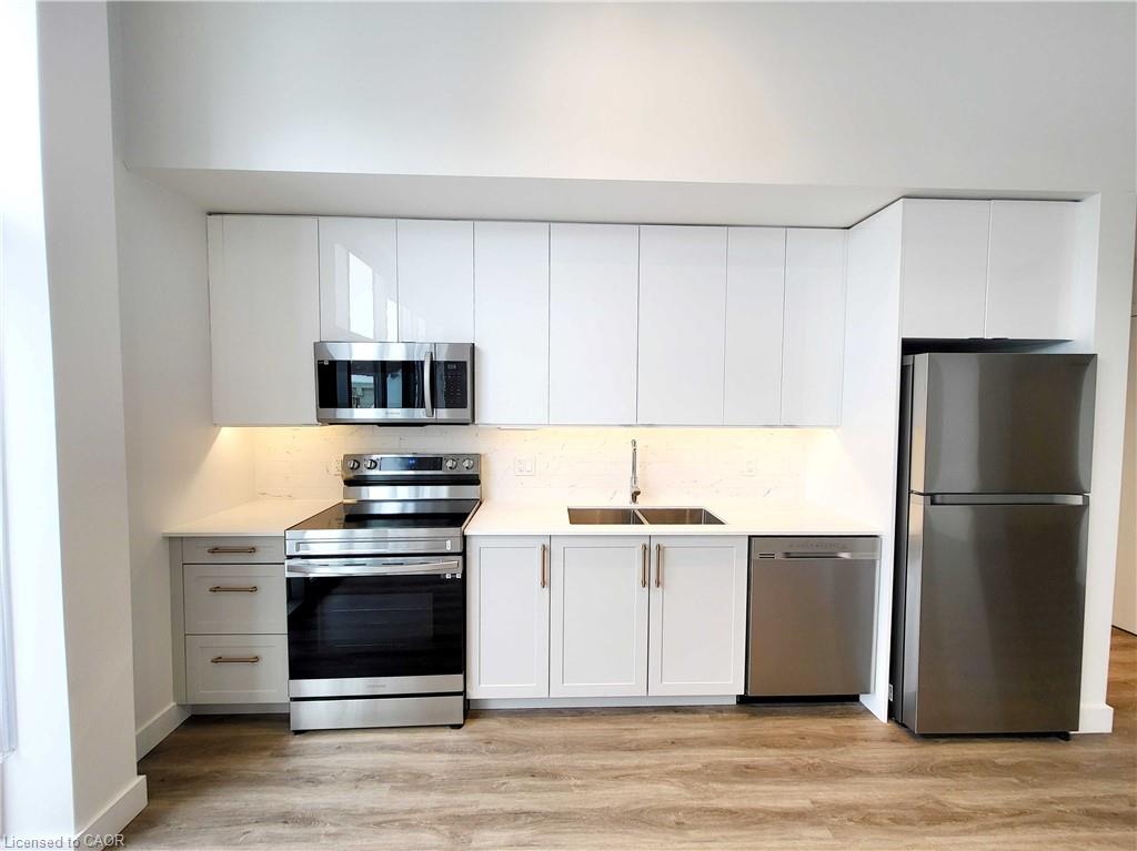 75 Huron Street 202