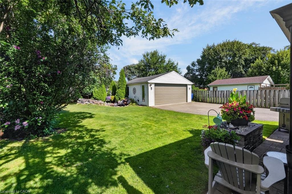 465 Springbank Crescent