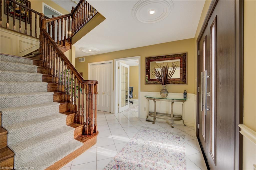 610 Stonebury Crescent