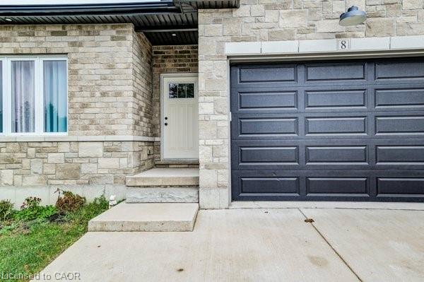 575 Albert Avenue N 8