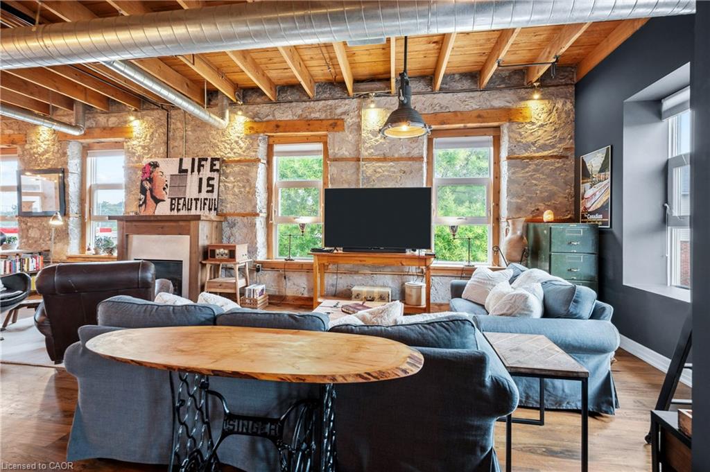 25 Concession Street 201