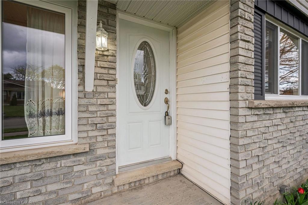 49 Broken Oak Crescent