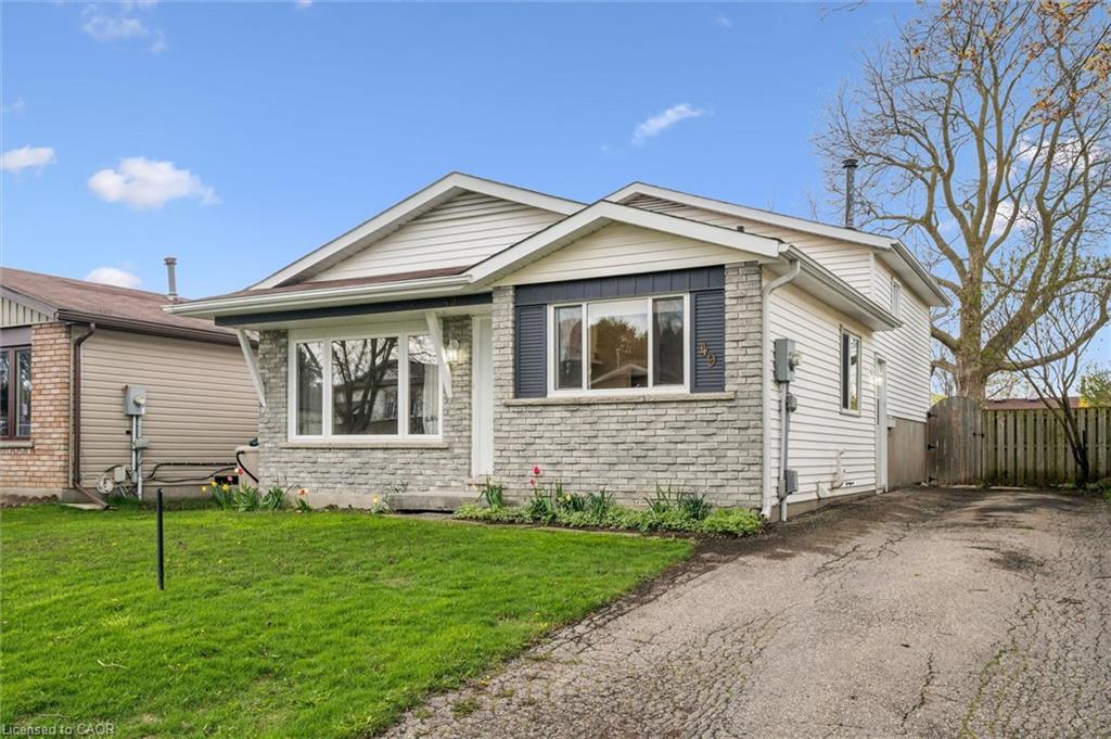 49 Broken Oak Crescent