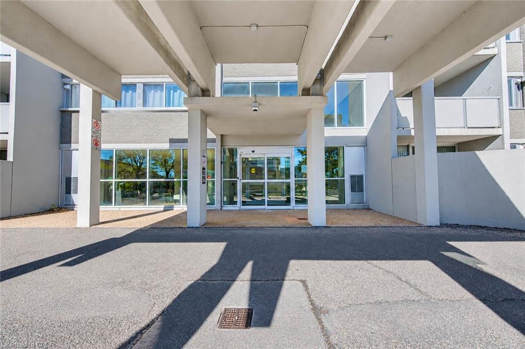 375 King Street N 1101