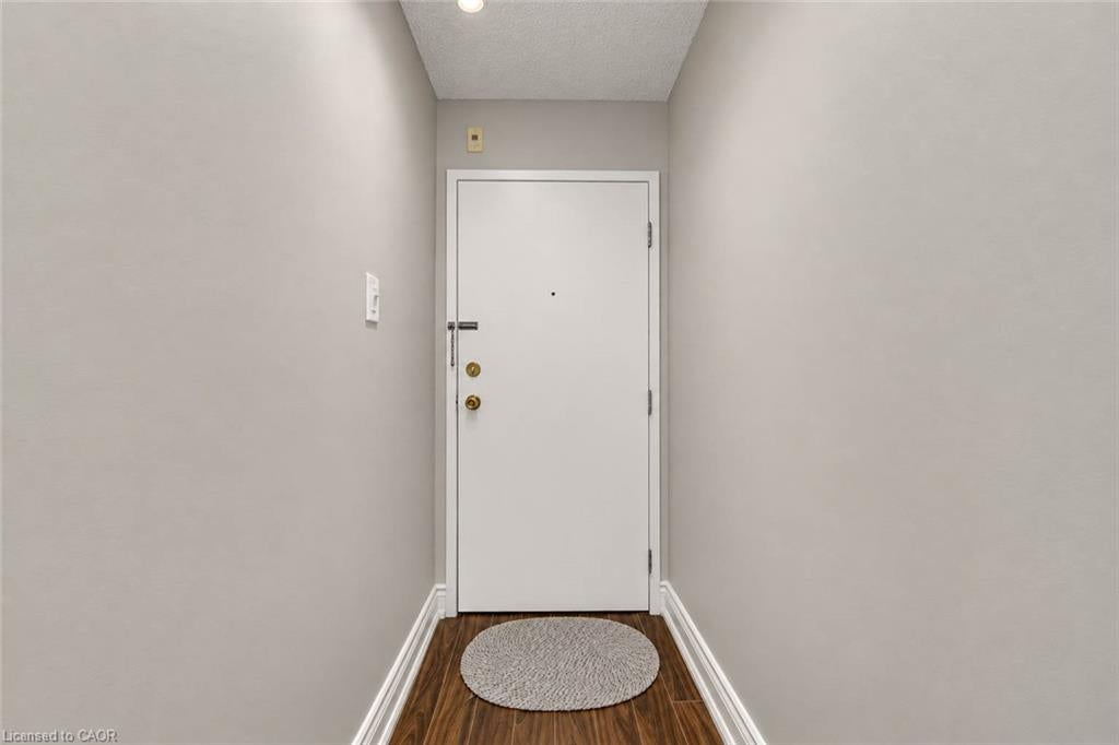 375 King Street N 1101