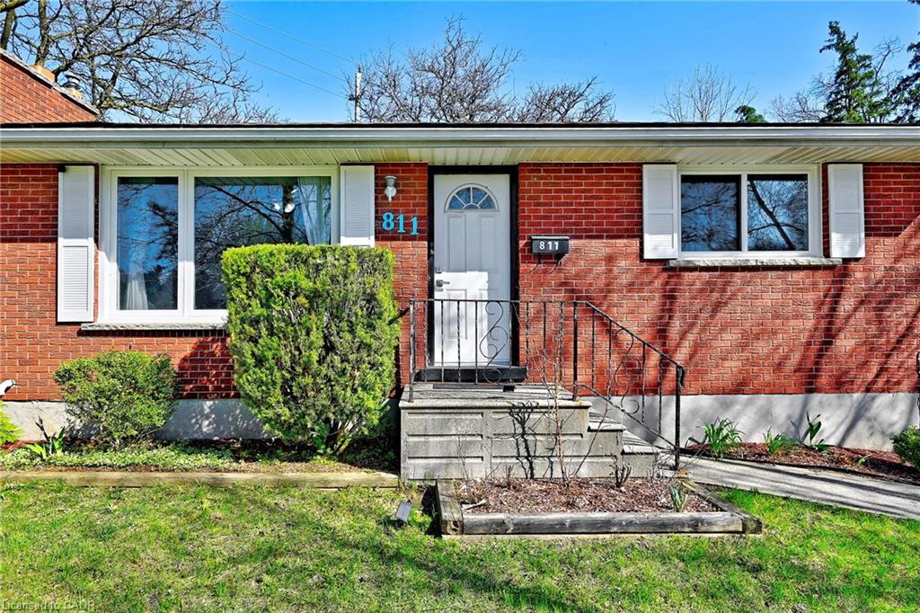 811 Dolph Street N