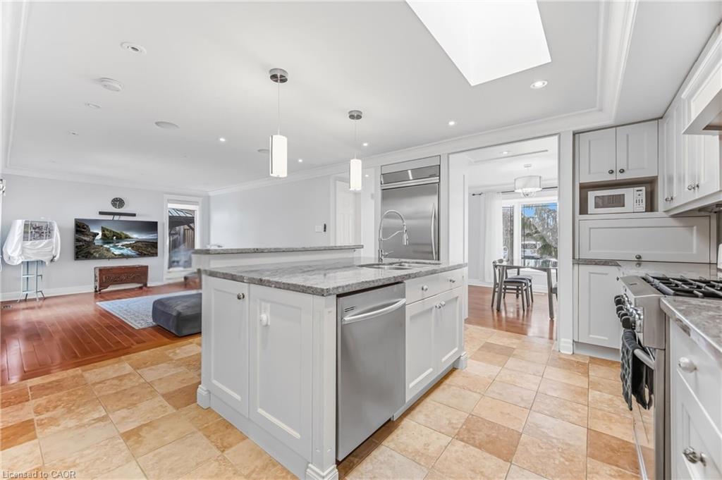 34 Lorraine Crescent