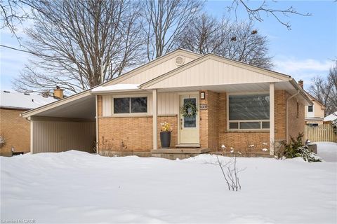60 Kenwood Drive Kitchener ON N2B 3H2