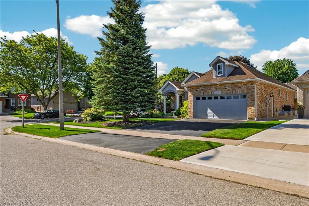 62 Varley Crescent