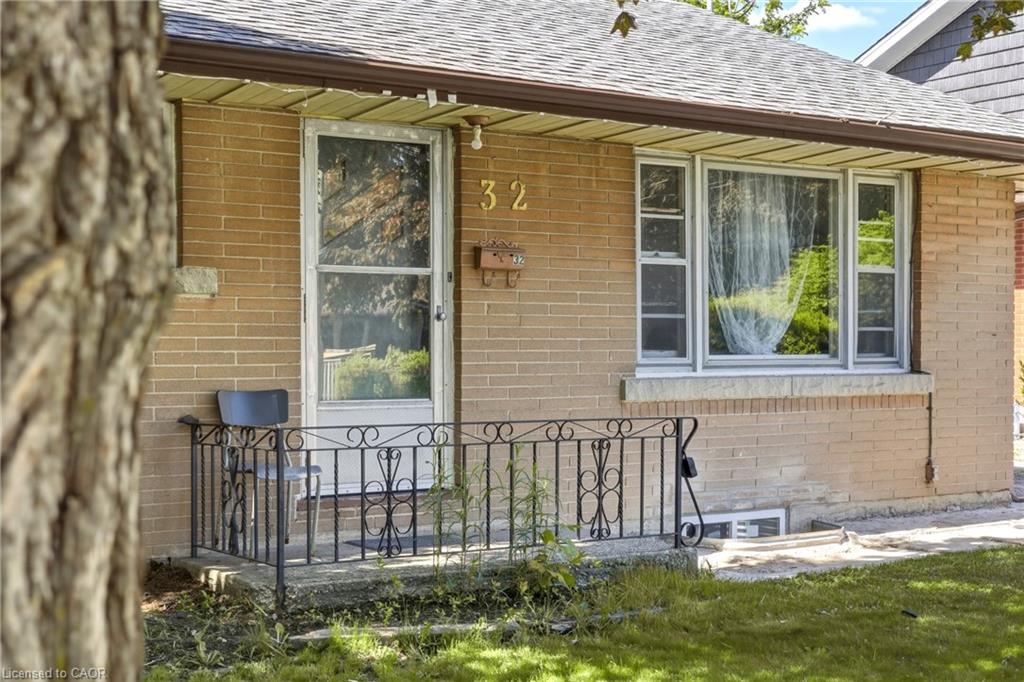 32 Close Avenue