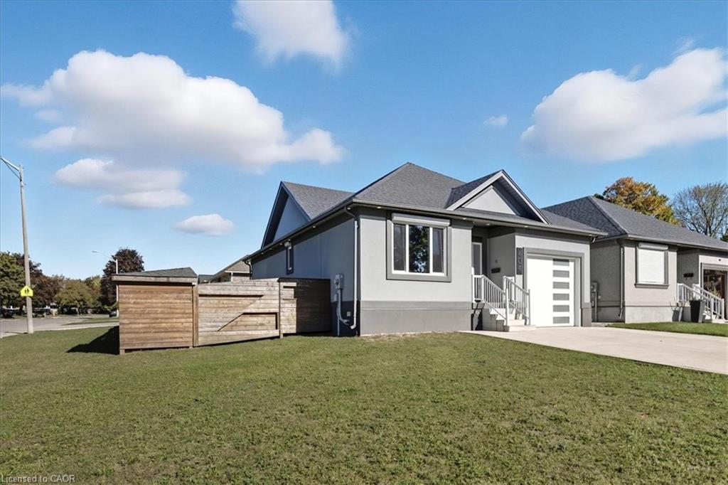 404 Montrose Street N