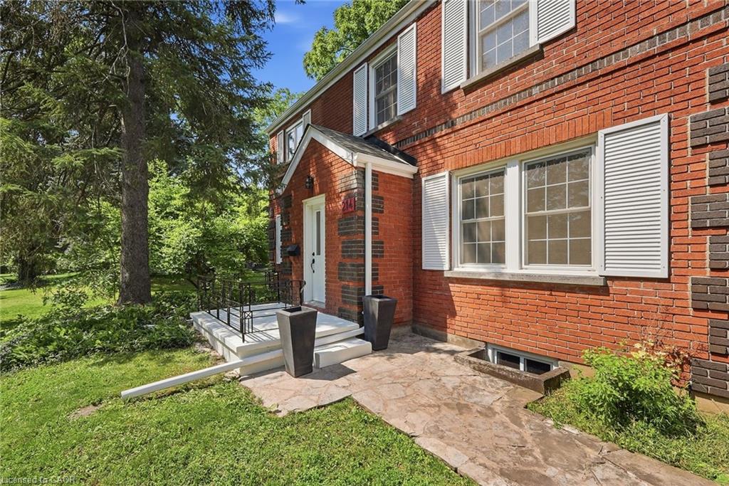 214 West River Road