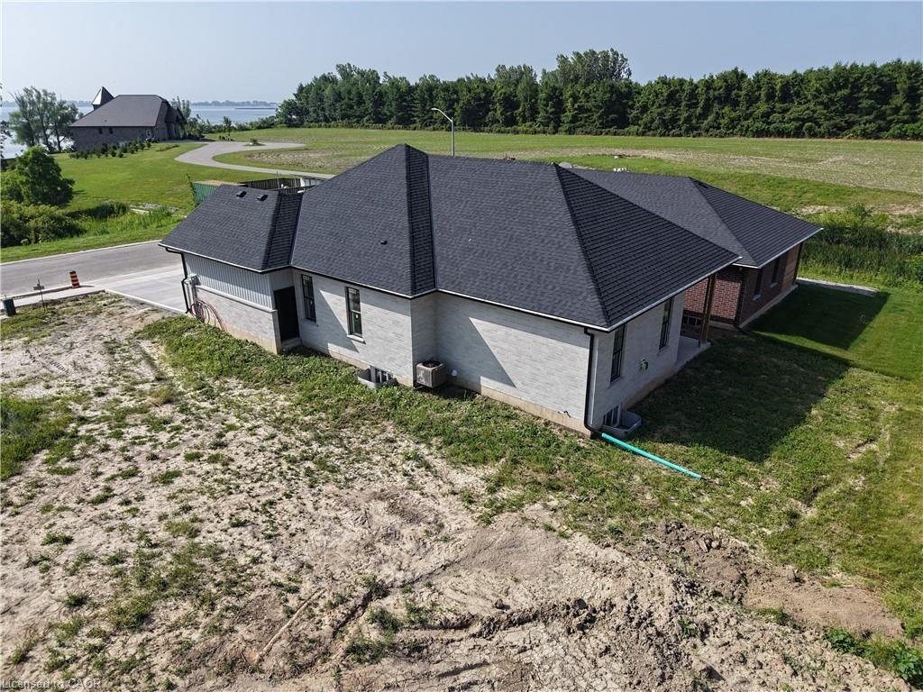 67 Hunter Drive S