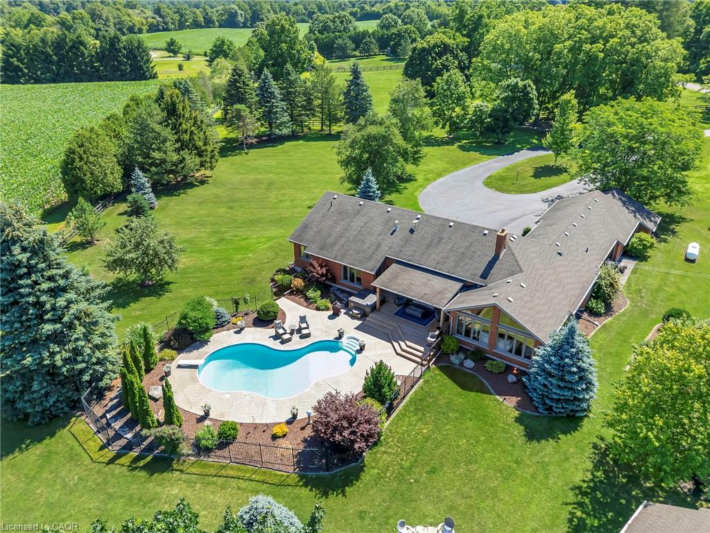999 Governors Road W