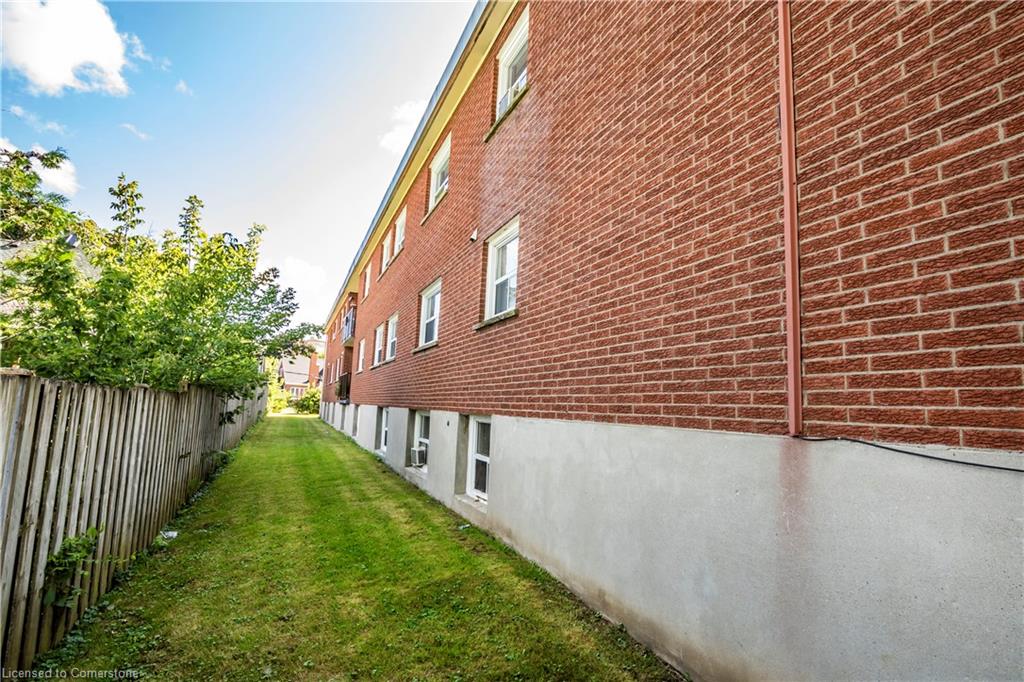 199 Ahrens Street W