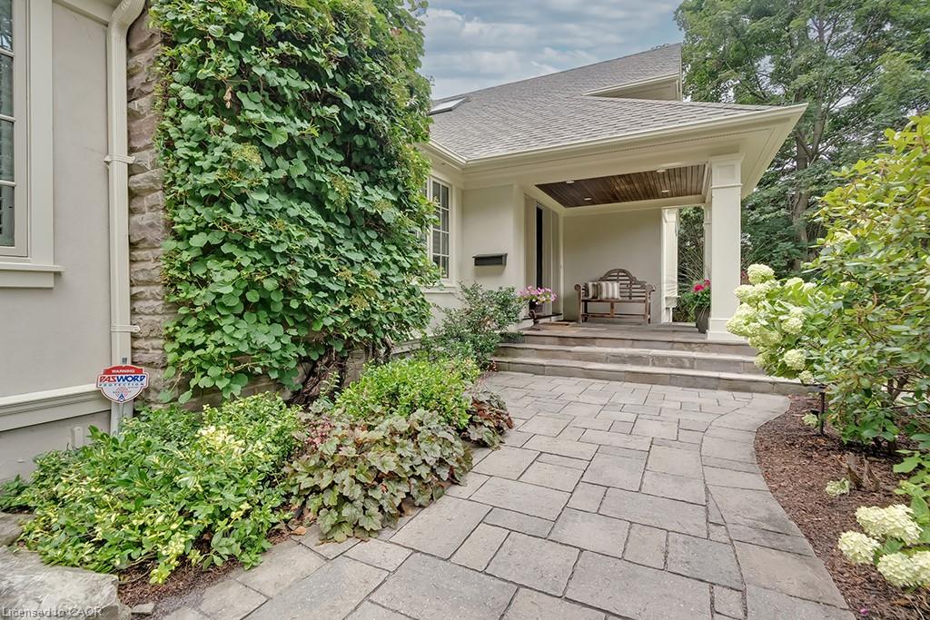 7 Colonial Crescent