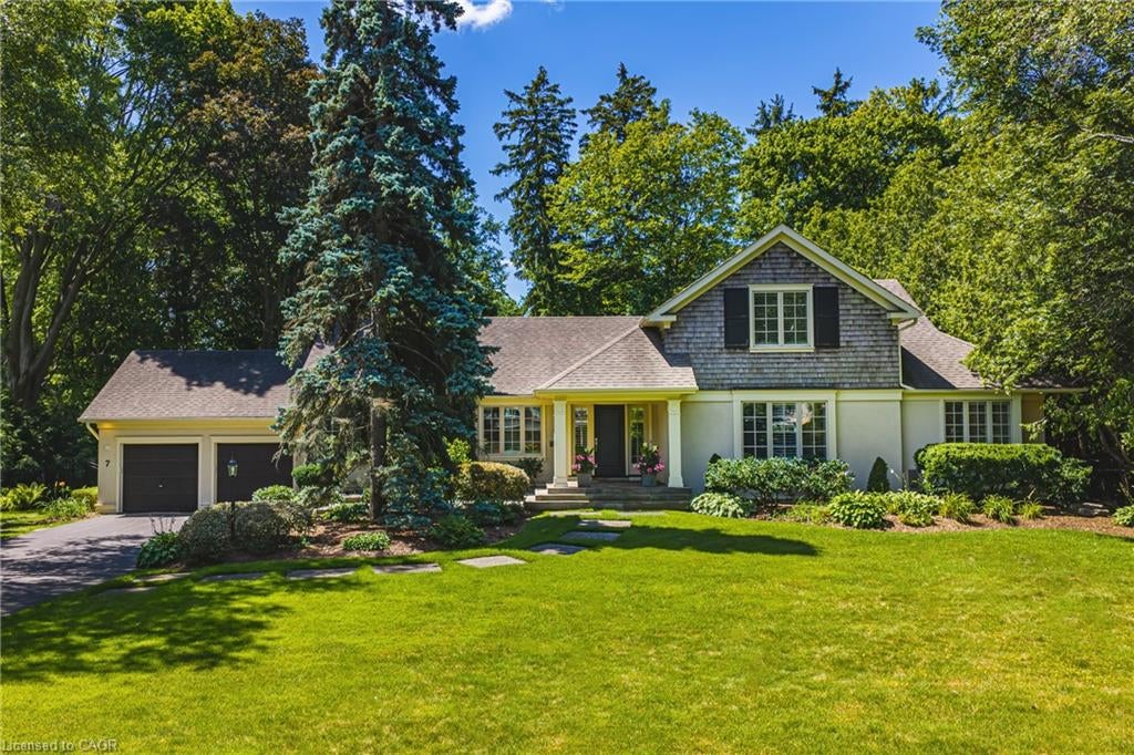 7 Colonial Crescent
