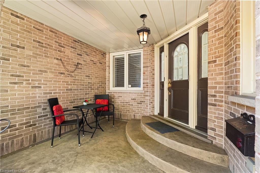 648 Bayhampton Crescent