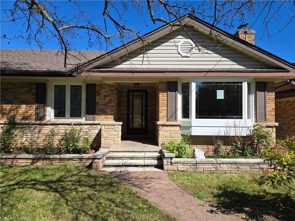 538 Main Street W