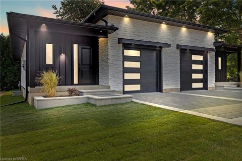 139 King Edward Street Paris ON N3L 3E3