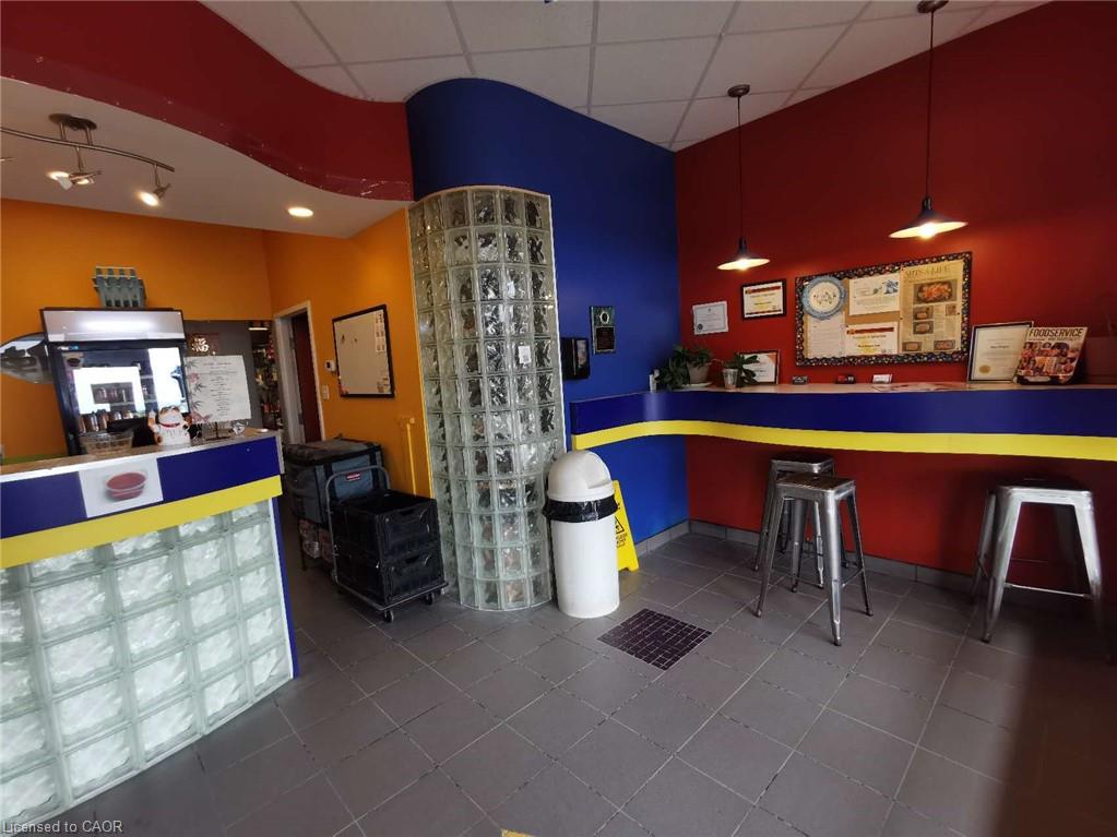 450 Columbia Street W A01009A