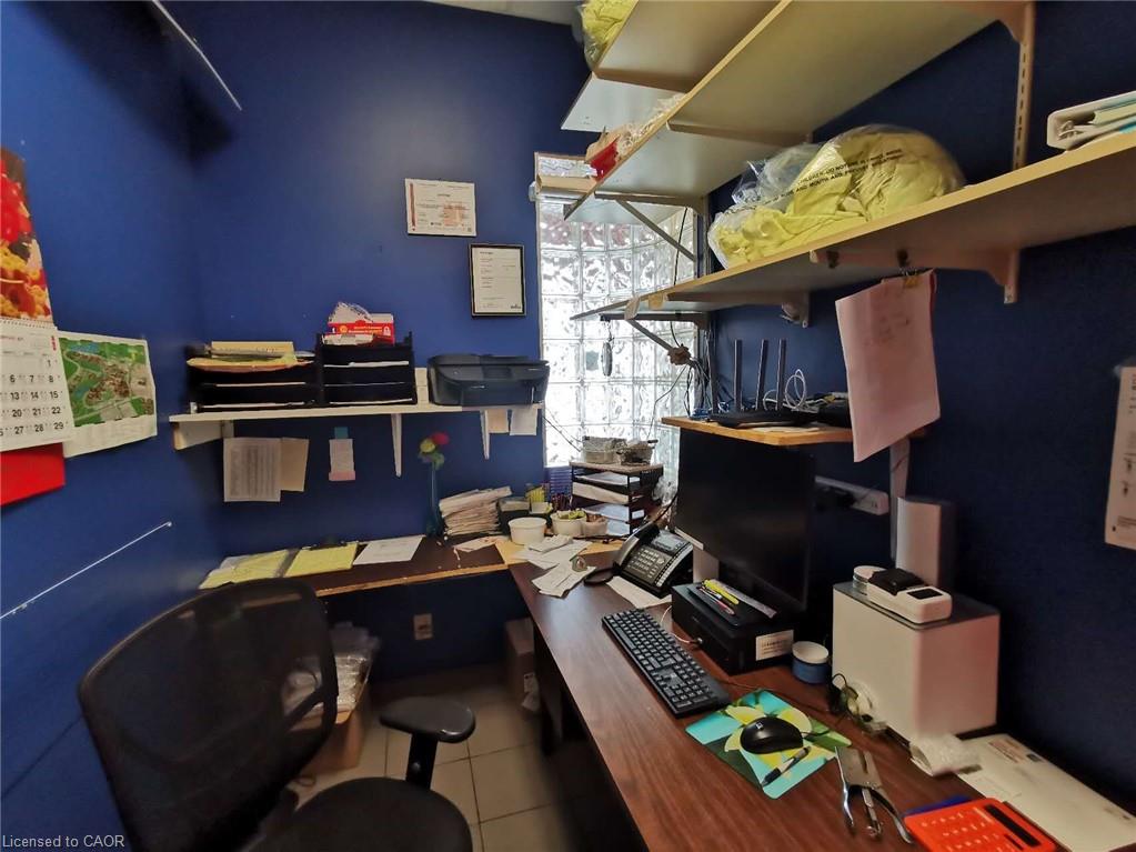 450 Columbia Street W A01009A