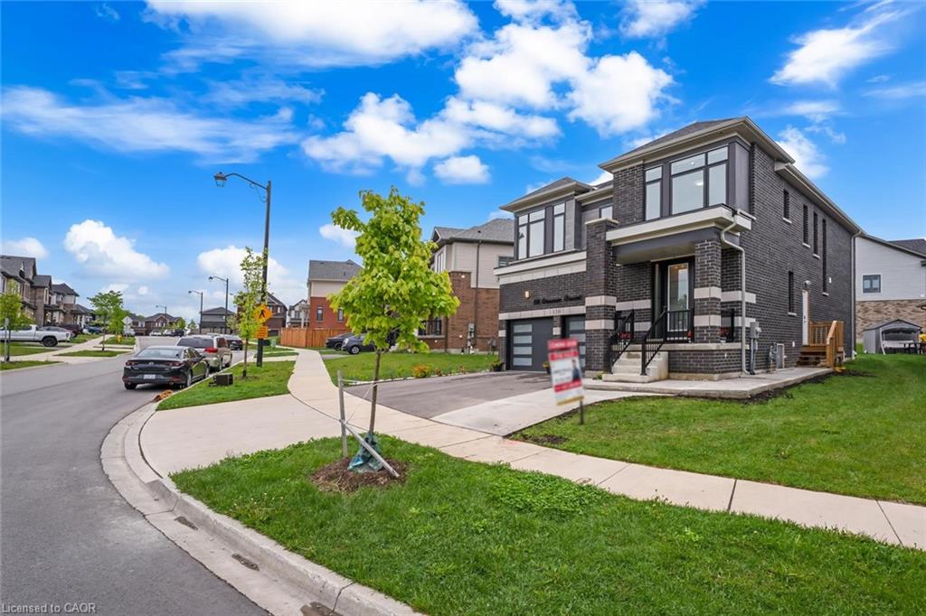 116 Crossmore Crescent