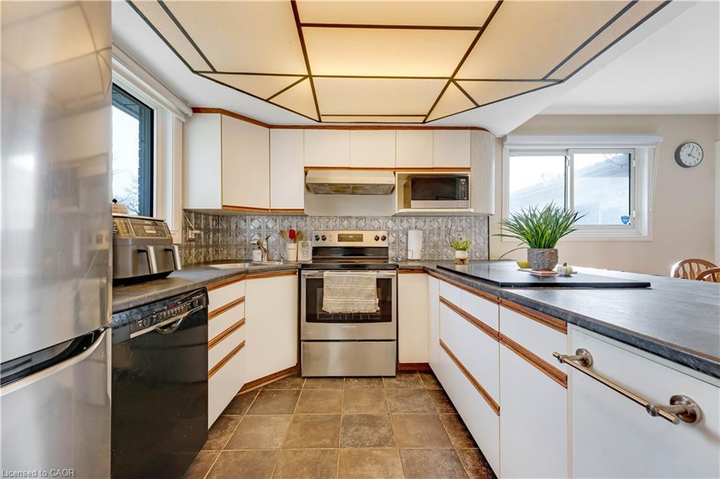 72 St Jerome Crescent