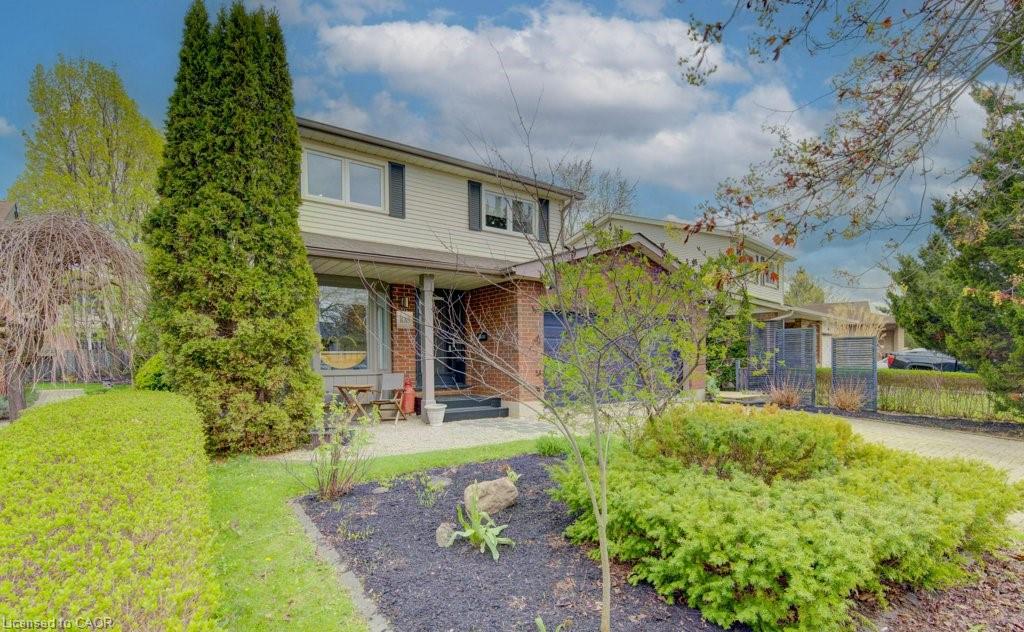 108 Clearwater Crescent