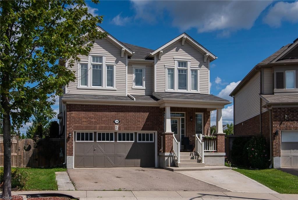 330 Grovehill Crescent