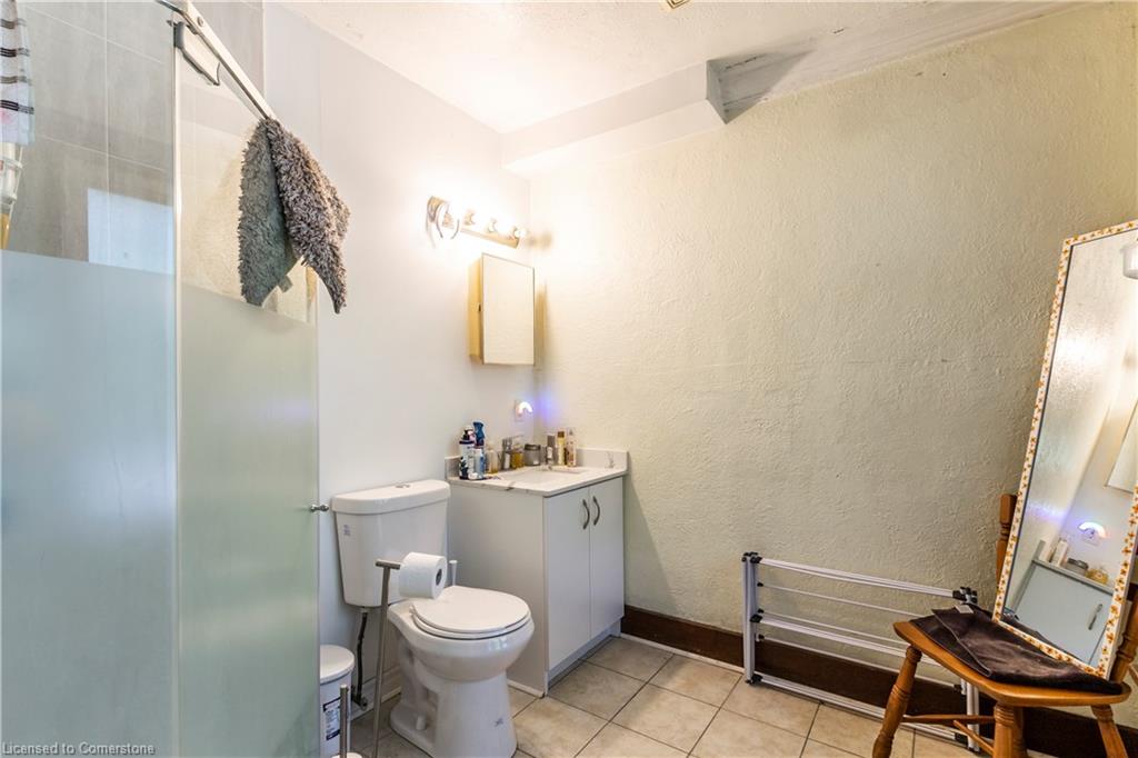 178 Erb Street W