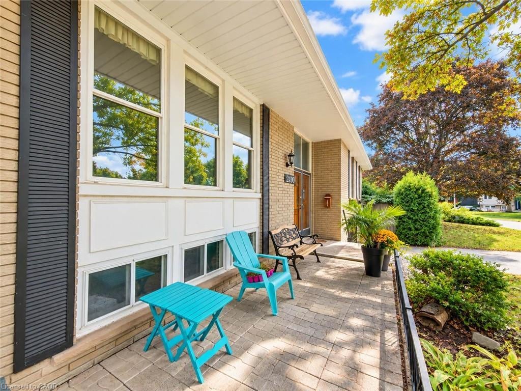 2490 Yarmouth Crescent