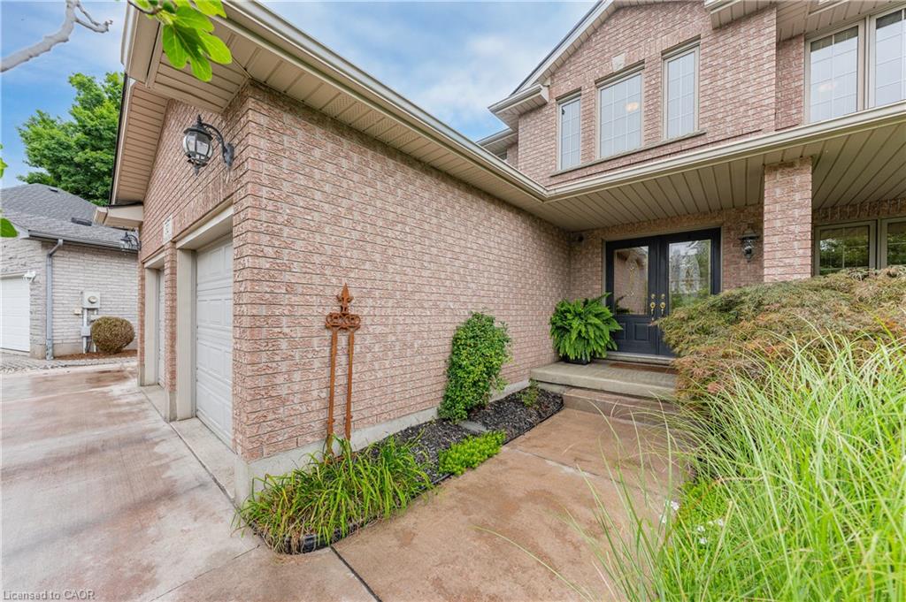 52 Archwood Crescent