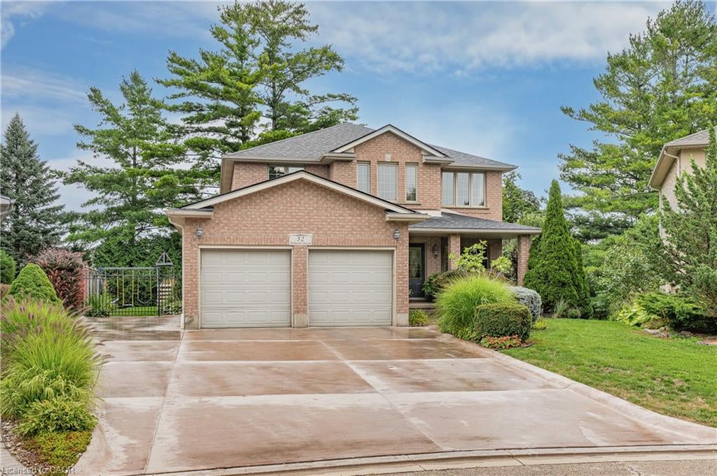 52 Archwood Crescent