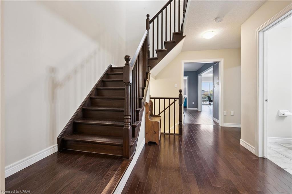 36 Oakes Crescent