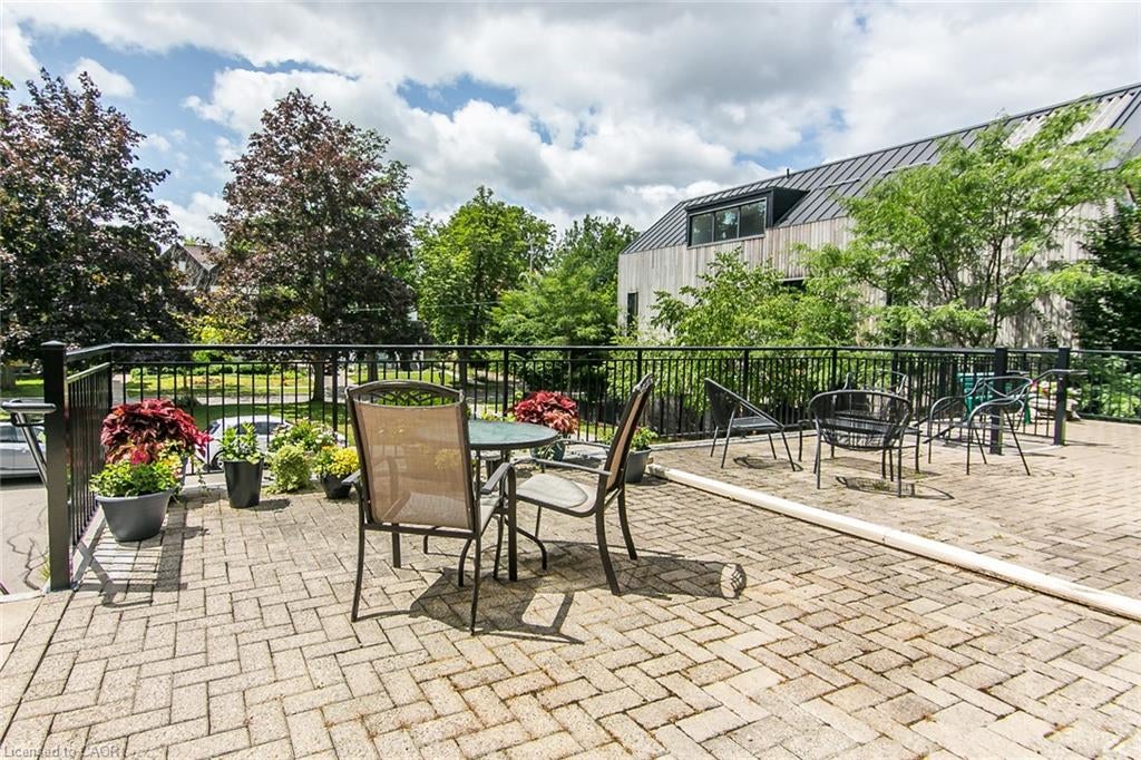 28 Ahrens Street W D