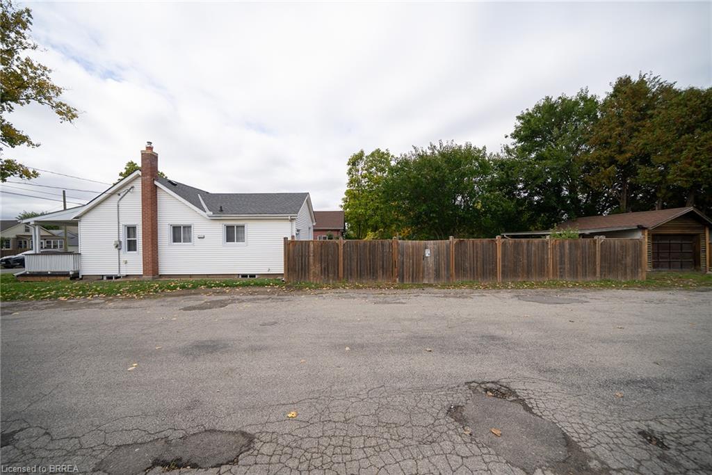 364 Wellington Street