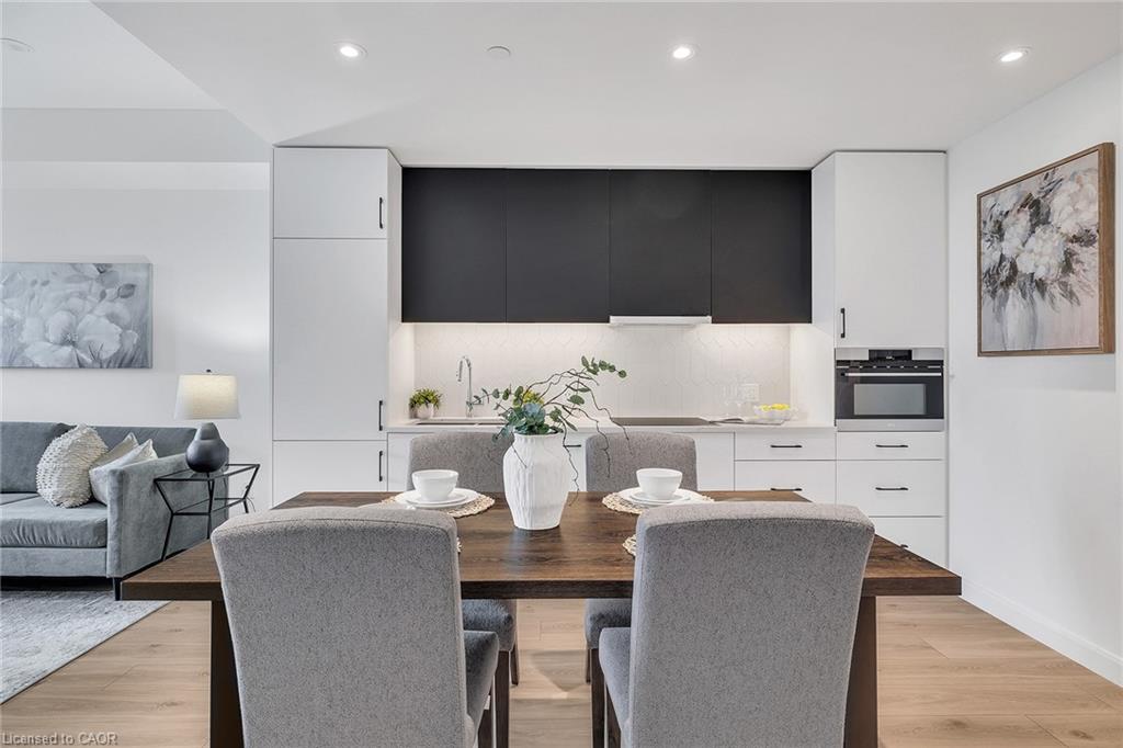 741 King Street W 306