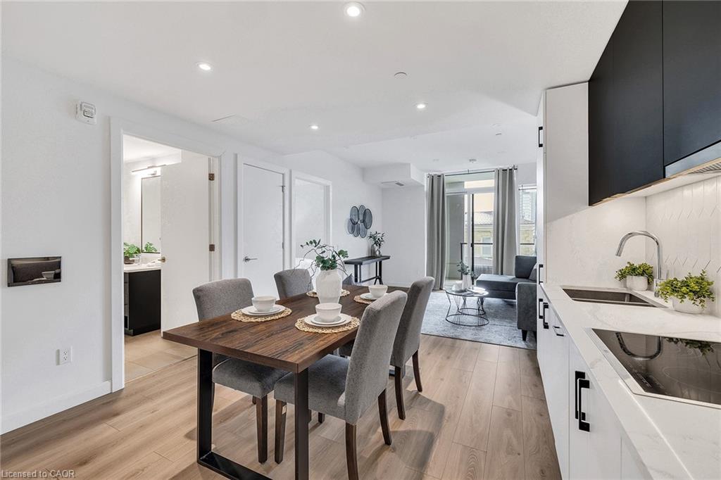 741 King Street W 306