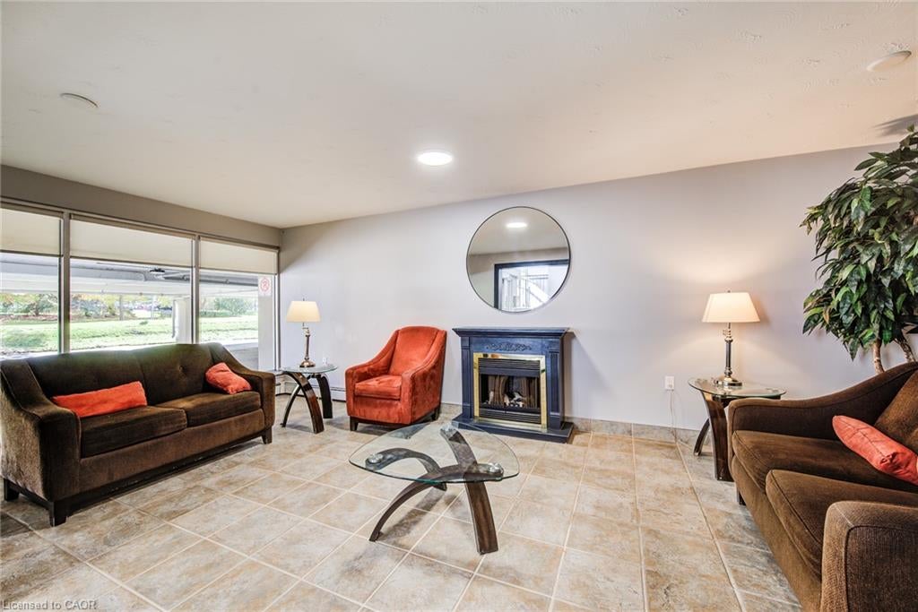 58 Bridgeport Road E 505