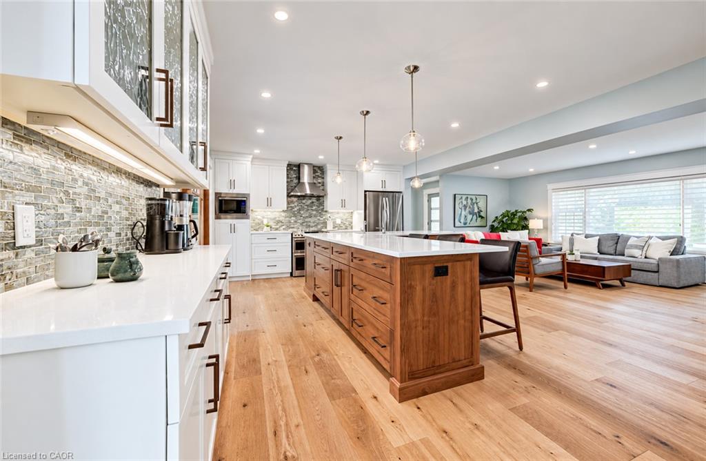 656 Westmount Road W