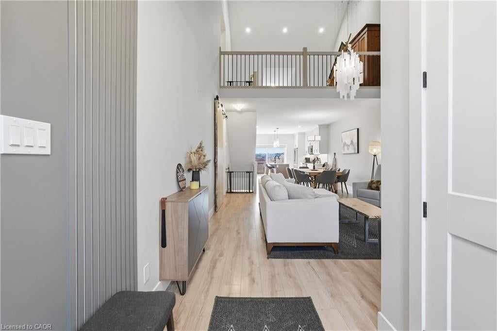 744 Nelson Street W 4