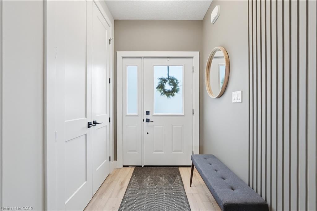 744 Nelson Street W 4