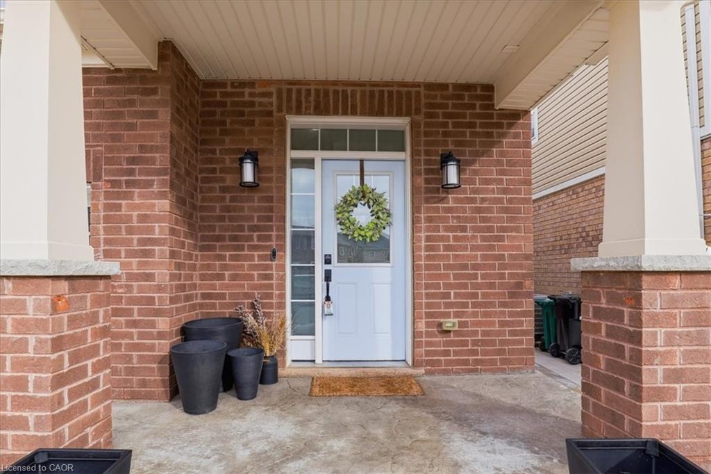 328 Shady Glen Crescent