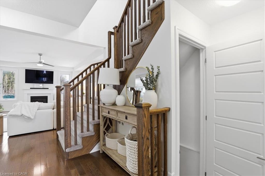 328 Shady Glen Crescent