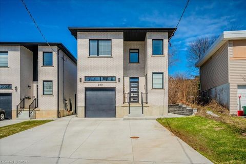 498 Karn Street Kitchener ON N2M 2C1